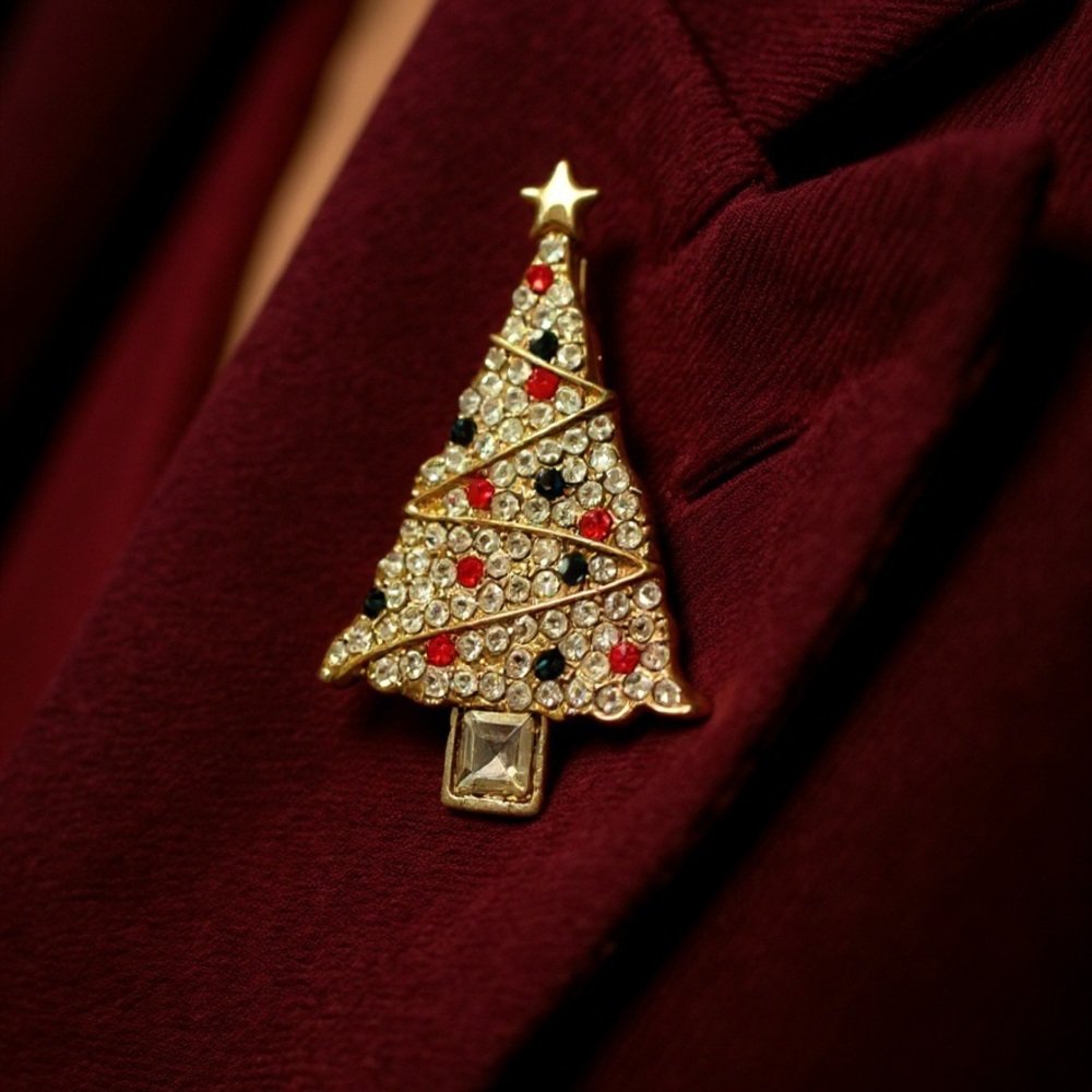 Christmas brooch in gorgeous gold, red & crystal stones